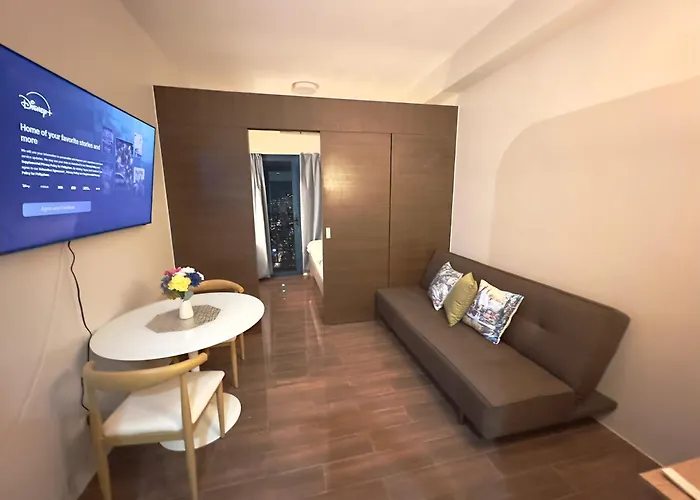 Comfy Makati Wifi, Netflix And *